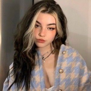 Meet your Posher, Laurie